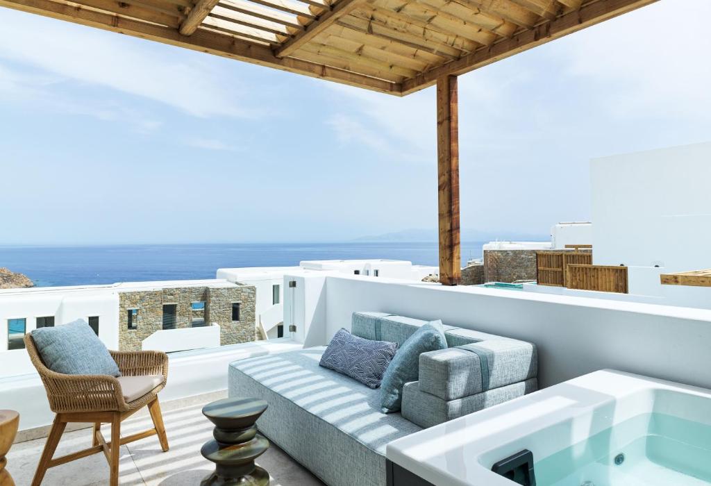LYO II Boutique Suites Mykonos - Junior Panorama Sea View Suite with Jetted Tub