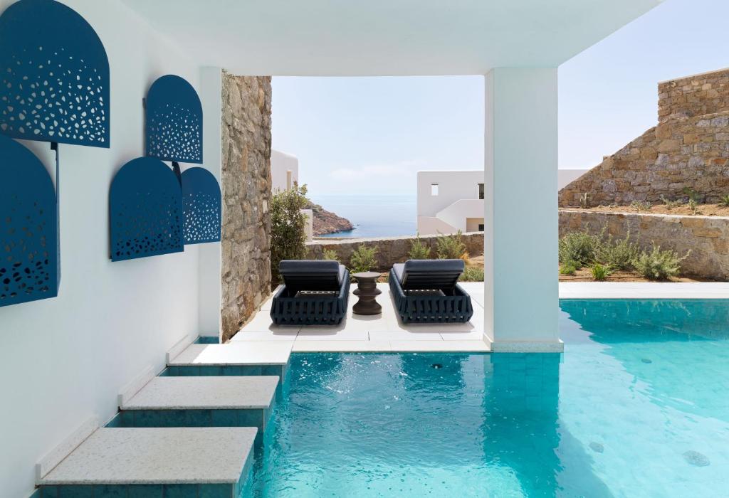LYO II Boutique Suites Mykonos - Hideaway Sea View Villa with Private Pool and Outdoor Jetted Tub