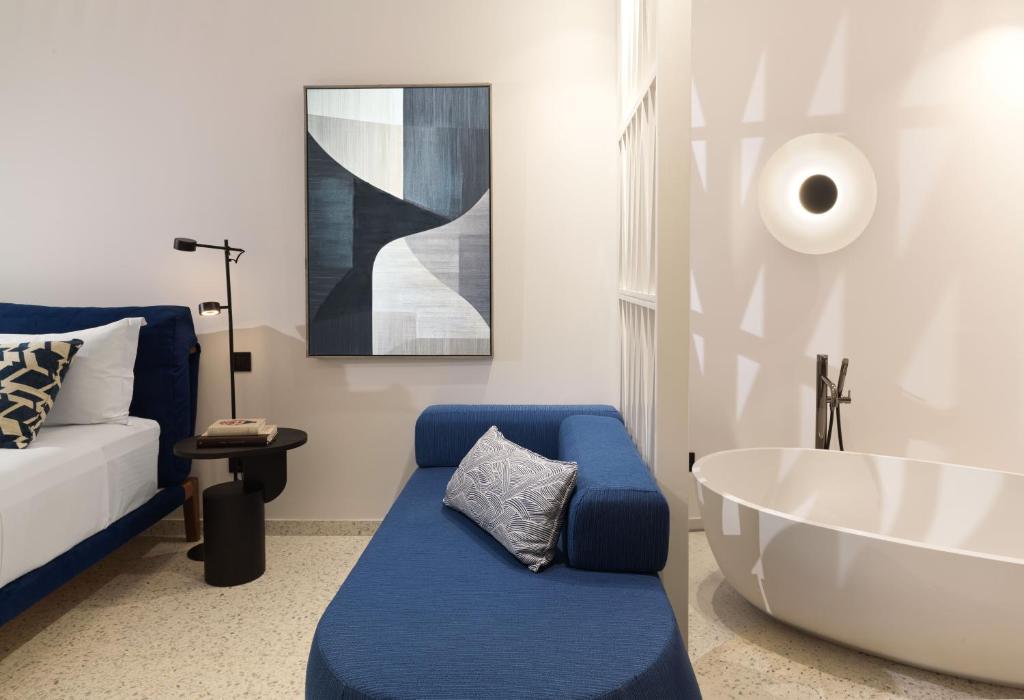 LYO II Boutique Suites Mykonos - Paradise Villa with Private Pool and Outdoor Jetted Tub