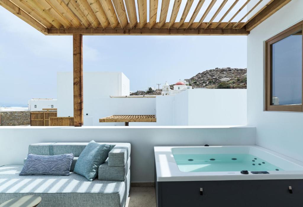 LYO II Boutique Suites Mykonos - Junior Panorama Sea View Suite with Jetted Tub