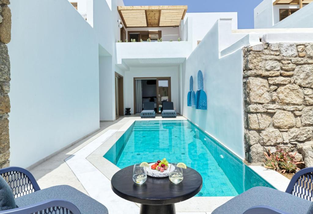 LYO II Boutique Suites Mykonos - Alcove Villa with Private Pool and Outdoor Jetted Tub