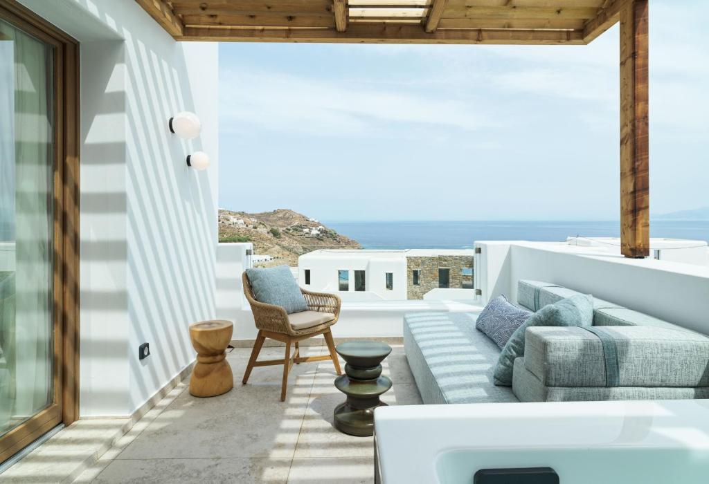 LYO II Boutique Suites Mykonos - Junior Panorama Sea View Suite with Jetted Tub