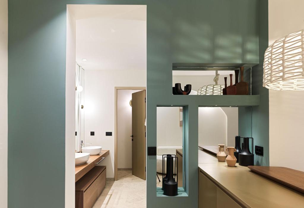 LYO II Boutique Suites Mykonos - Junior Suite with Private Pool and Jetted Tub