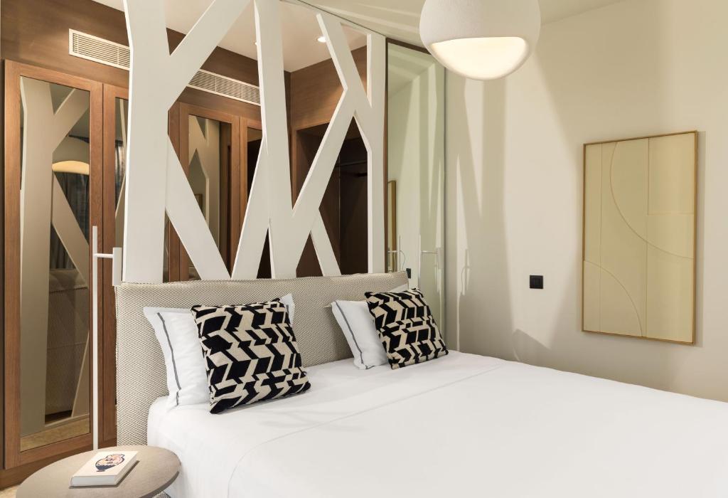 LYO II Boutique Suites Mykonos - Junior Panorama Sea View Suite with Jetted Tub